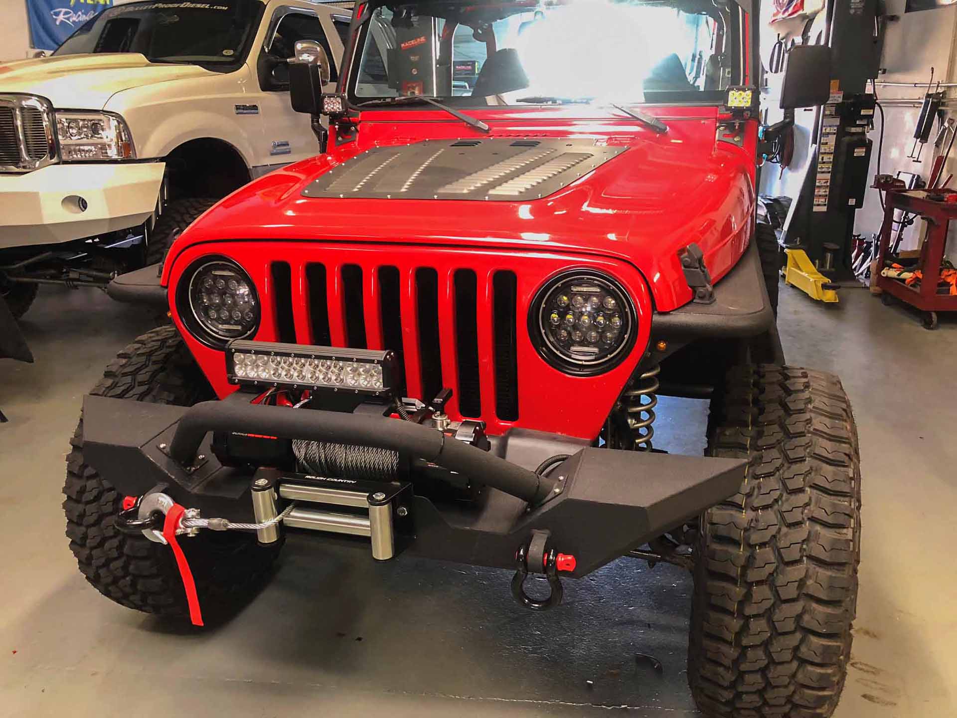Jeep 2001 Red Afetr front
